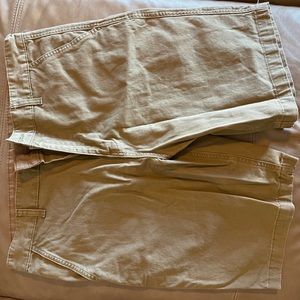 Men’s khaki shorts